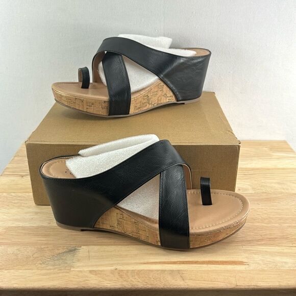 Journee Collection Rayna Wedge Heeled Sandal- Black Faux Leather- Size 10- NIB - Picture 1 of 7